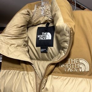 North face puffer vest size M Women’s